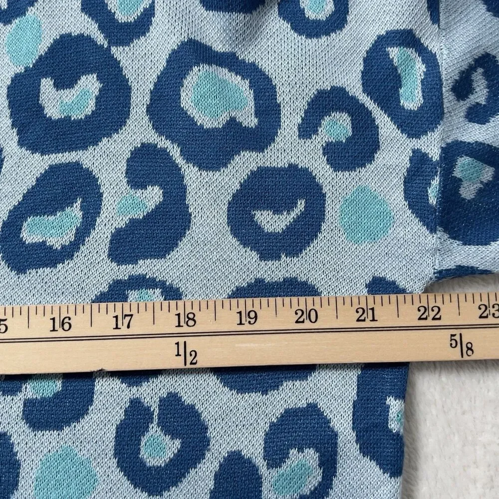 Lilly Pulitzer Jasmina Sweater Womens Sz M Skim Blue Don’t Be A Cheetah V-Neck - Picture 9 of 11